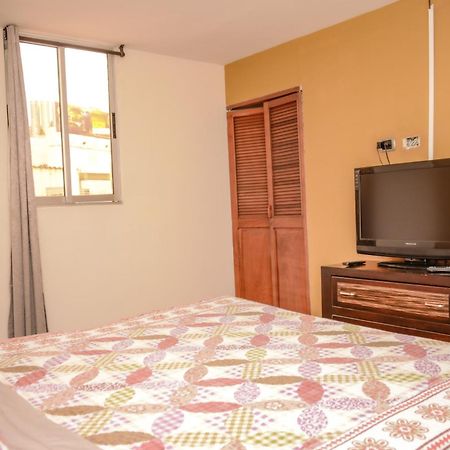 Calle 10 Suites Medellín Buitenkant foto
