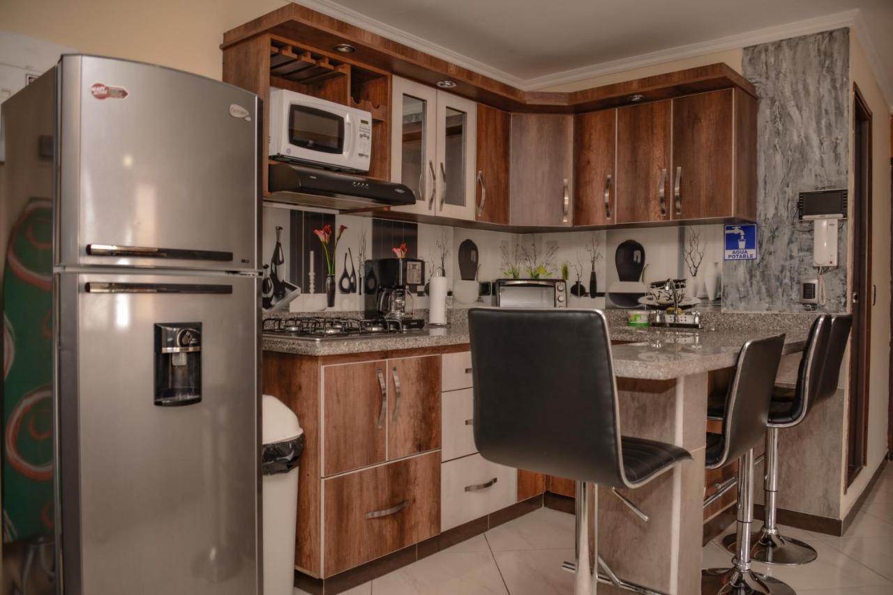 Calle 10 Suites Medellín Buitenkant foto