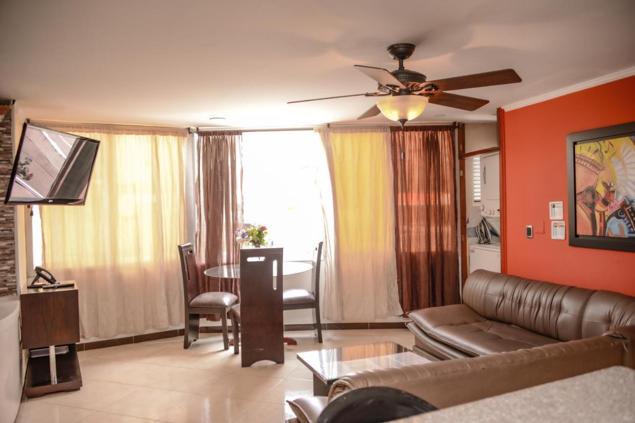 Calle 10 Suites Medellín Buitenkant foto