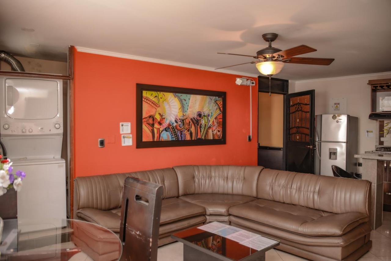 Calle 10 Suites Medellín Buitenkant foto